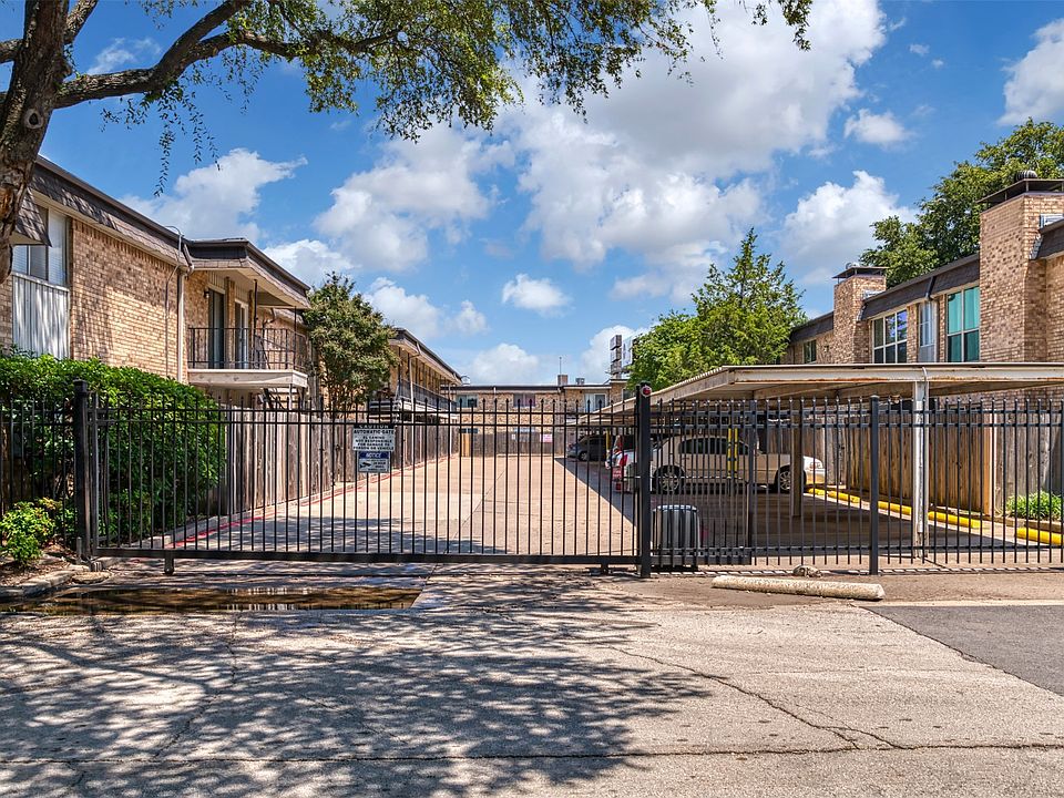 1st image of 10252 Regal Oaks Dr #B