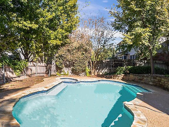 2nd image of 1069 Woodbriar Dr