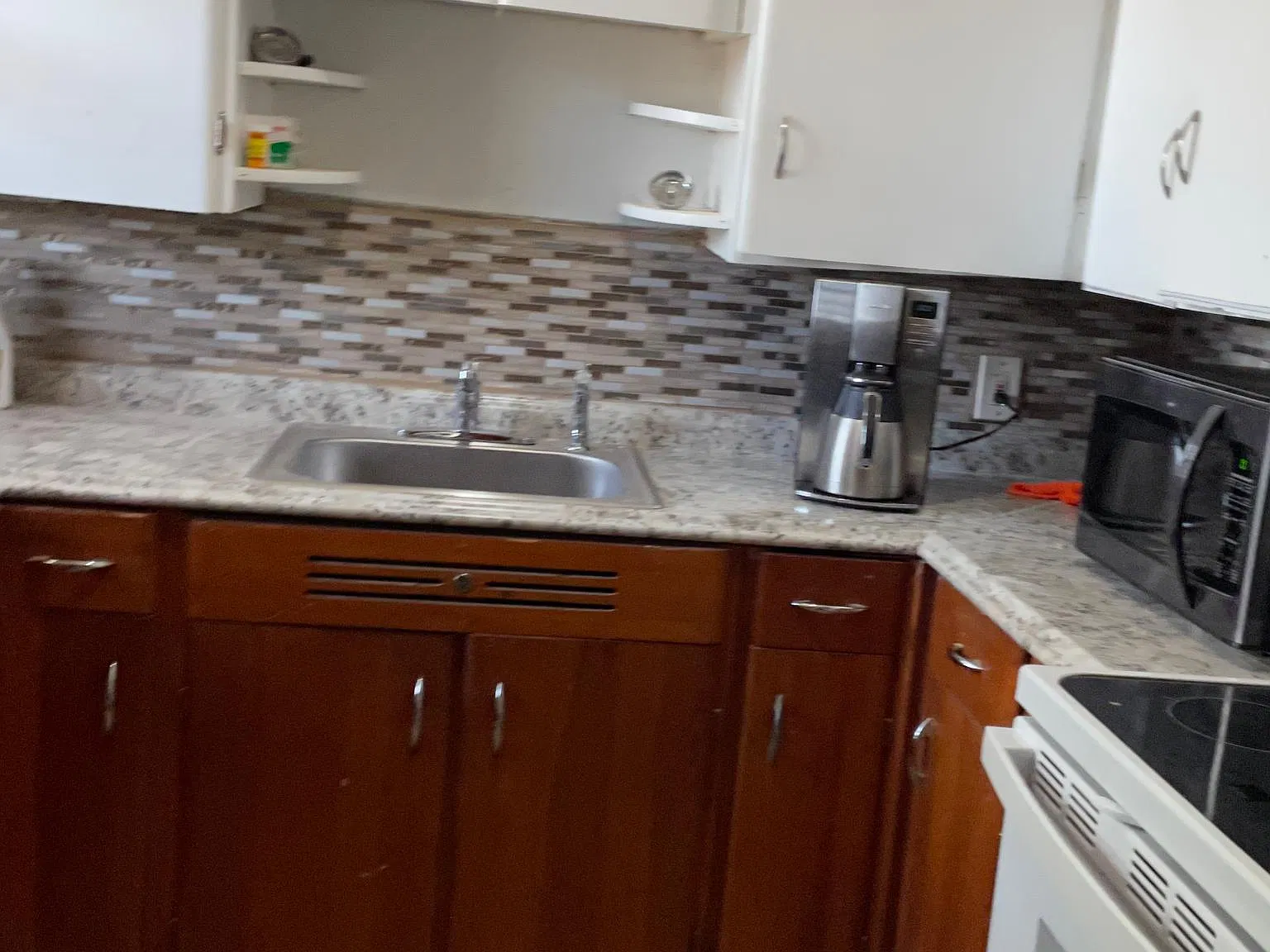 1320 Westfield Dr — Photo 2