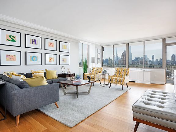 2nd image of 160 W 86th St #3