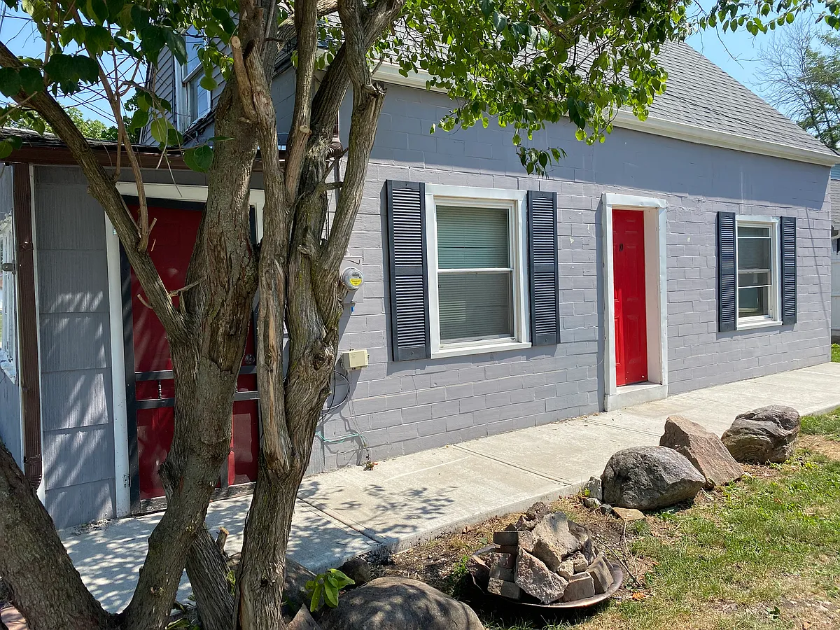 Building Photo - 32 E Waterloo St #D