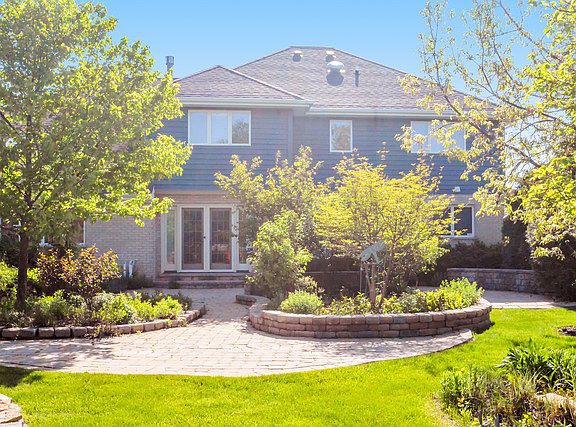 2nd image of 16832 Meadowcrest Dr
