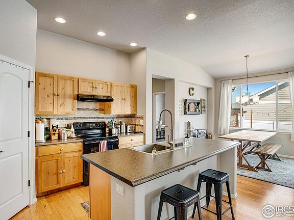 5th image of 562 Ellingwood Pointe Dr