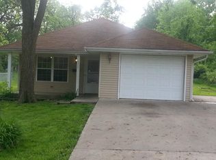 8016 Ditzler Ave, Raytown, MO 64138