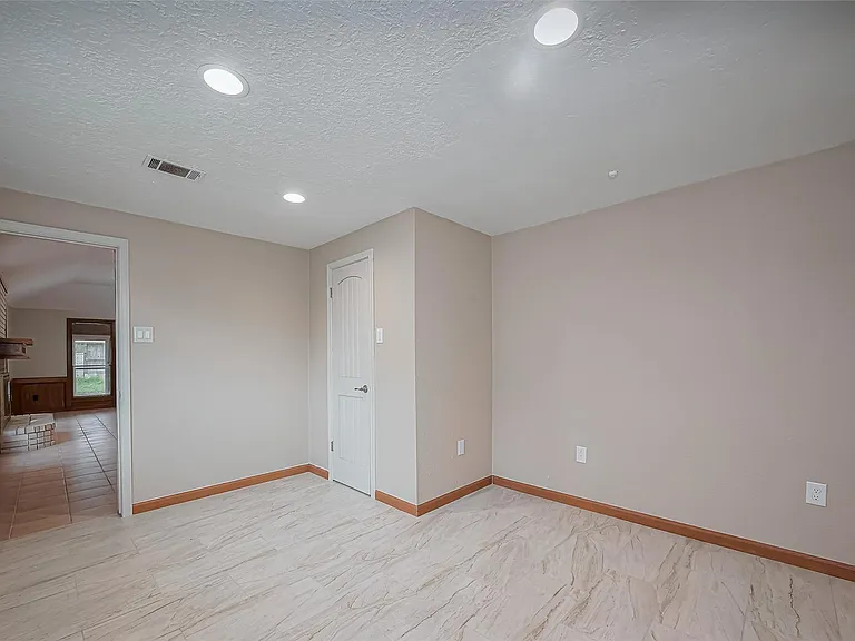 4015 Black Locust Dr — Photo 25
