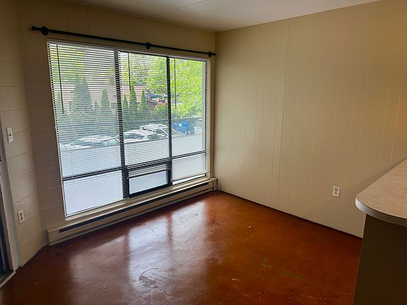 2nd image of 901 SW Saint Clair Ave #204