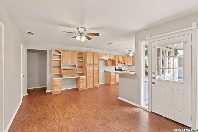 4515 Clear Spring Dr — Photo 4