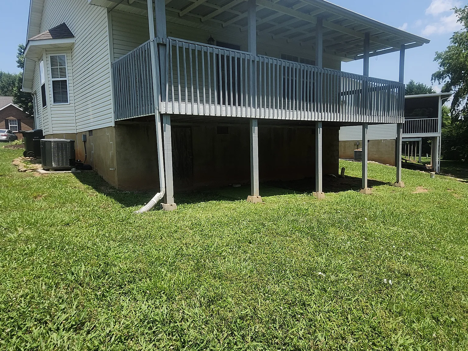 1529 Mayberry Ln — Photo 3