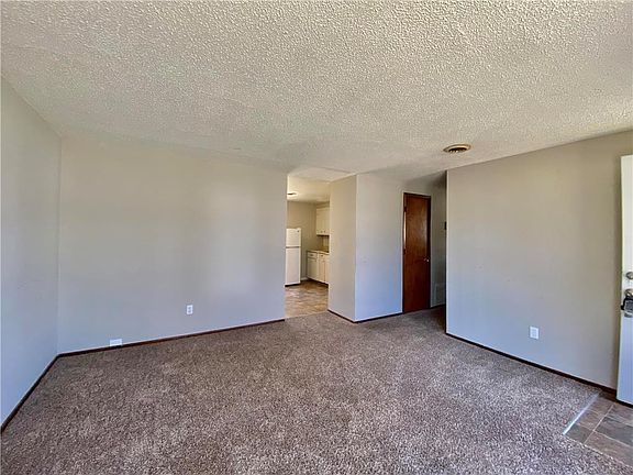 3rd image of 1712 Viking Dr