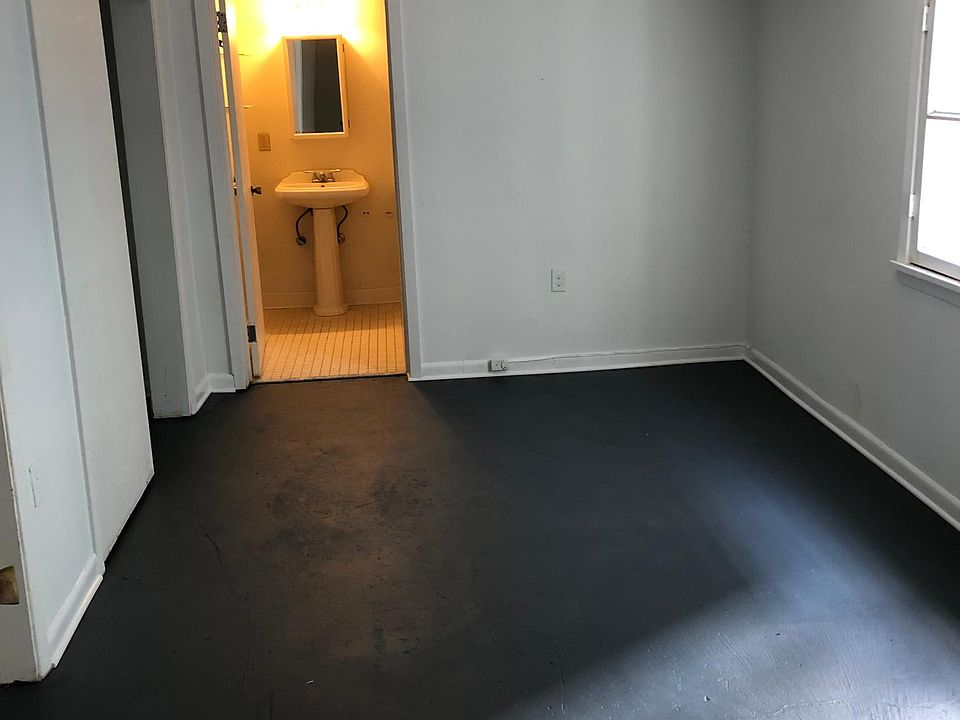 1st image of 825 Lowerline St