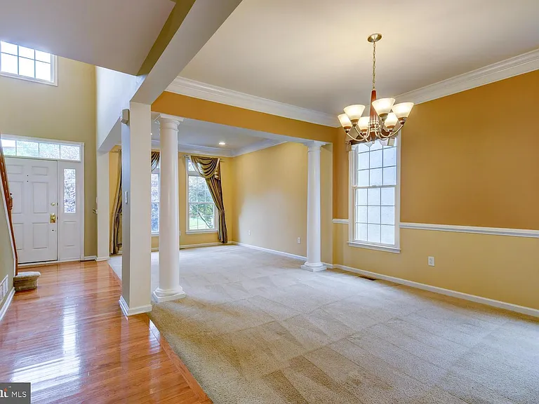 45 Lockwood Dr — Photo 11
