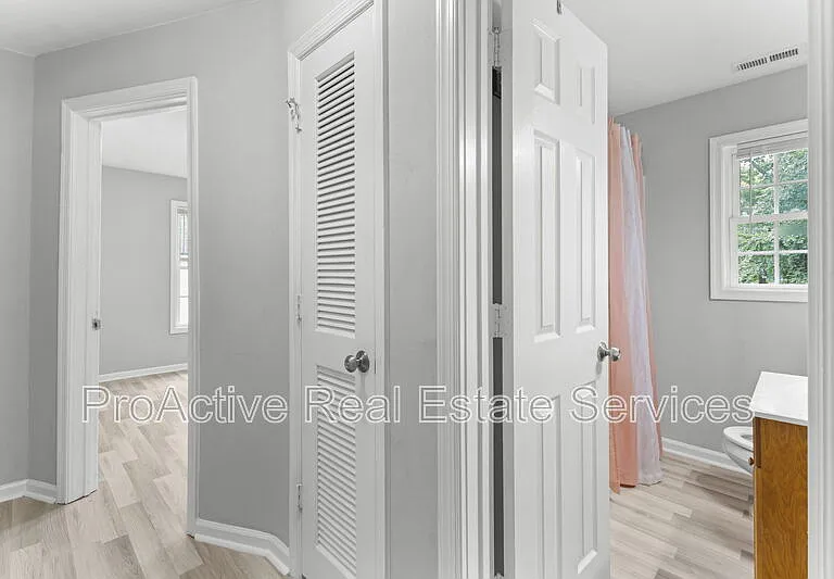 1415 Commerce Ave #1 — Photo 10
