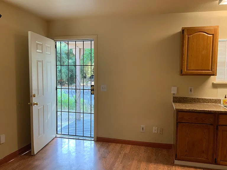 2534 Robindale Ave — Photo 5