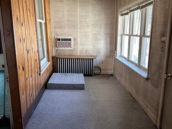 5th image of 4315 Crawford Ave