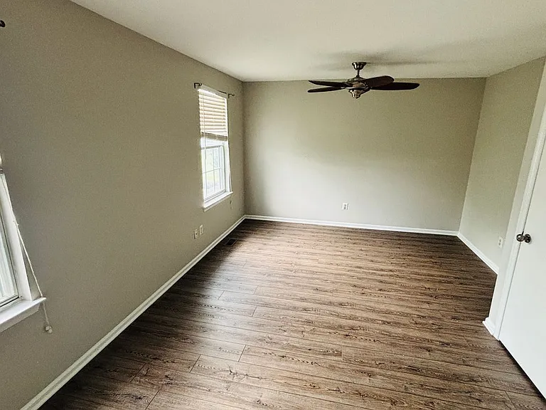 2427 Linksman Ln — Photo 17
