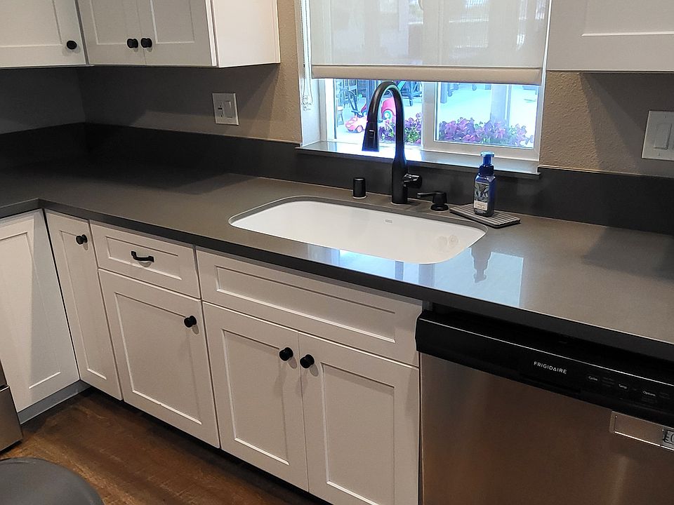 Kitchen/dishwasher