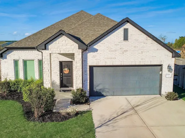 11206 Youngquist Dr, Mont Belvieu, TX 77535