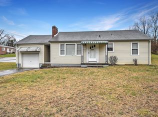 1716 Valley Dr, Bristol, VA 24201