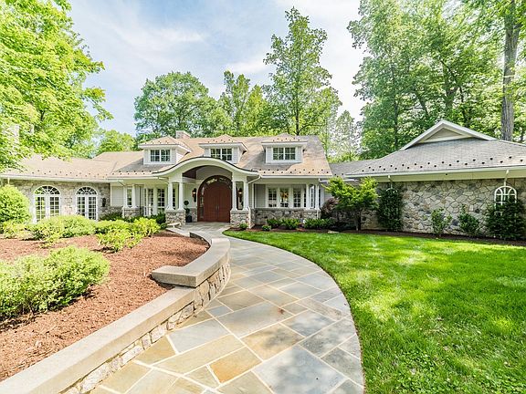 4th image of 611 Heritage Dr