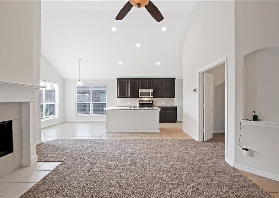1st image of 517 Foxcraft Dr