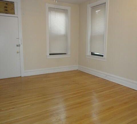 2nd image of 3525 N Wilton Ave #2N