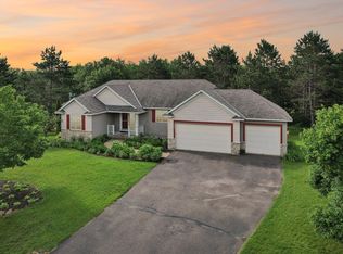 10597 Lanesboro Way, North Branch, MN 55056