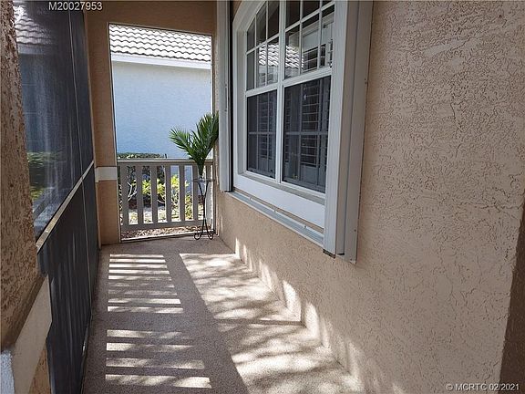 5th image of 858 NW Sarria Ct