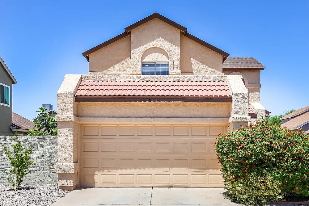 3 bed, 2.0 bath, 1585 sqft, $3,100 — Photo 1