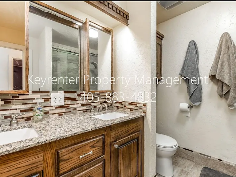 301 SE 34th St — Photo 16