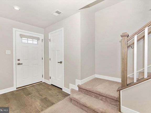 3rd image of 1604 Broadford Park St