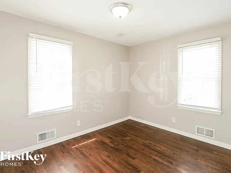 8712 Marty Ln — Photo 16
