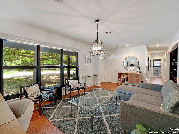 5th image of 334 oak glen