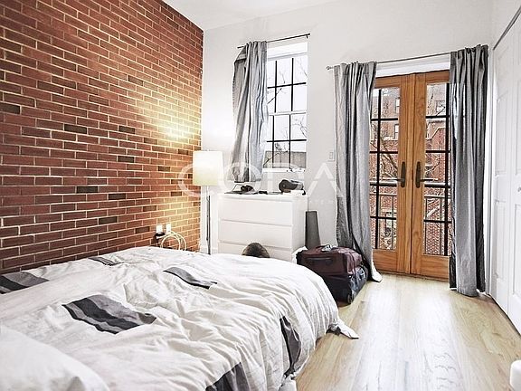3rd image of 37 Conselyea St APT 4F