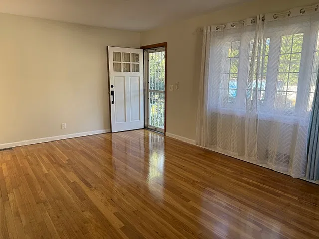 2 bed, 1.5 bath, $3,000 — Photo 3