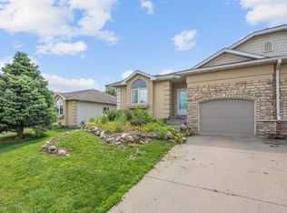 2200 Fountain Crest Dr, Pleasant Hill, IA 50327