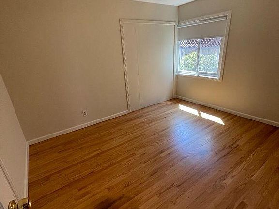 4th image of 1130 Frankfurt Ave