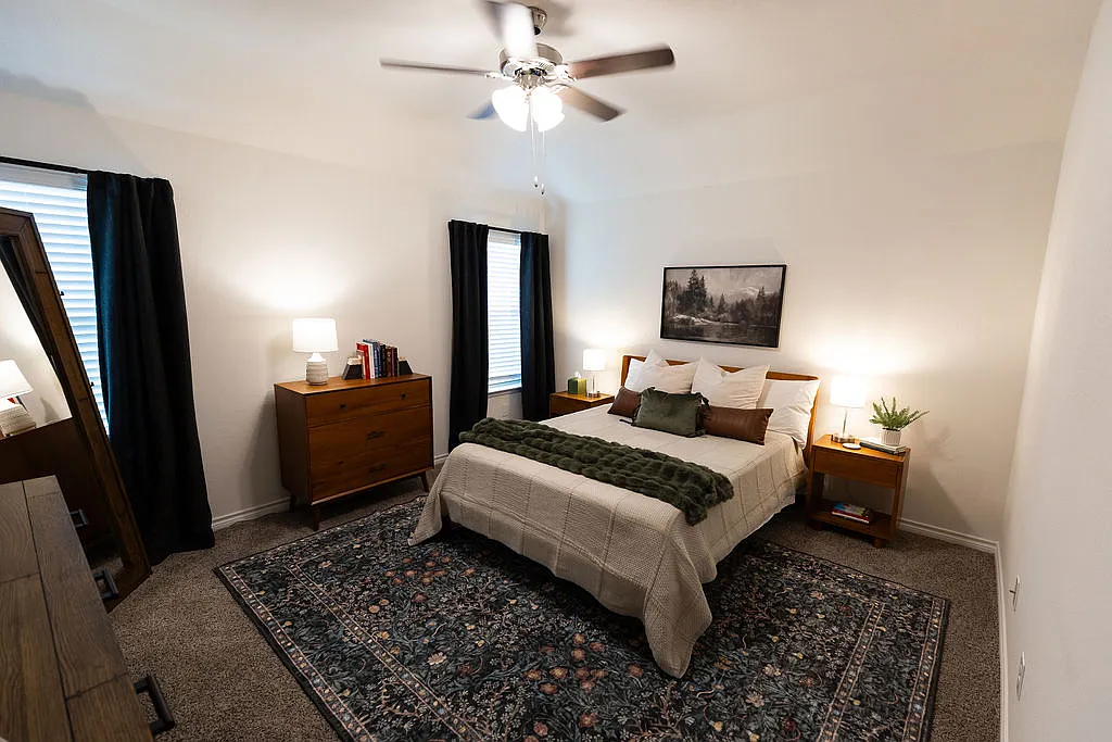 3 bed, 1453 sqft, $2,495 — Photo 4
