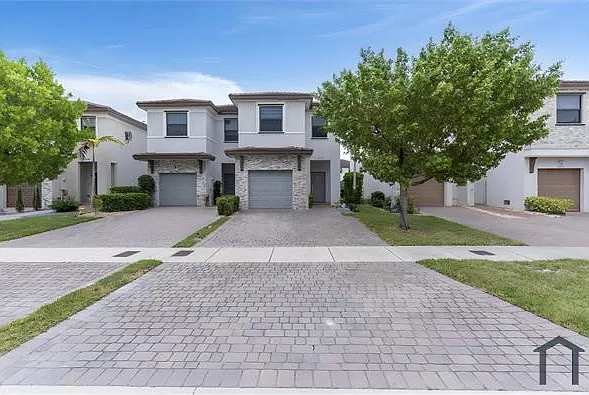 25057 SW 108th Ave — Photo 2