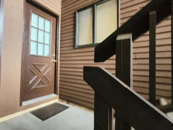 69 Meadowview Dr, Clinton Twp., NJ 08801