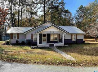 304 Sanders Hill Dr, Weaver, AL 36277