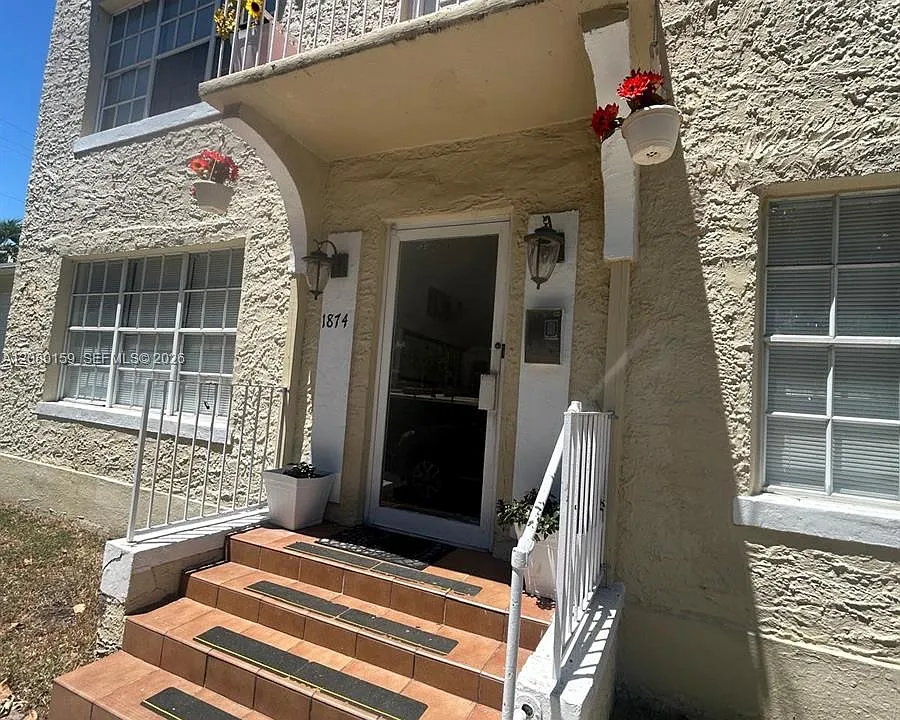 1874 SW 3rd Ave #9