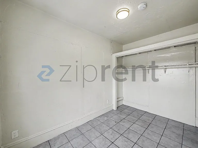 1251 E 59th Pl #B — Photo 7