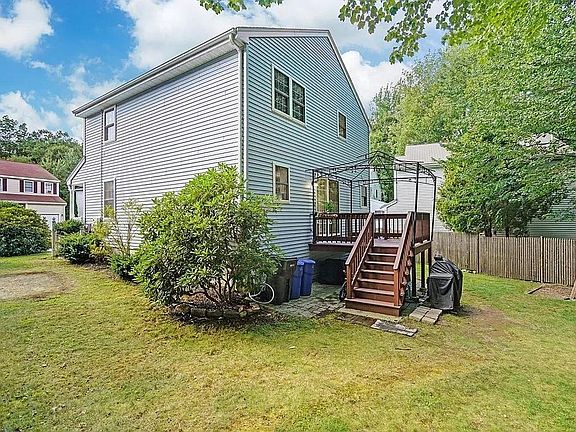 5th image of 18 Christian Cir