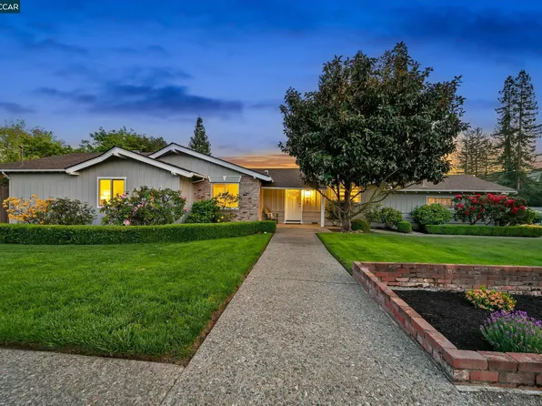 102 Fiesta Cir, Orinda, CA 94563