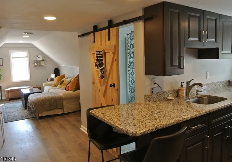 11 Delaware Pl #3 — Photo 4