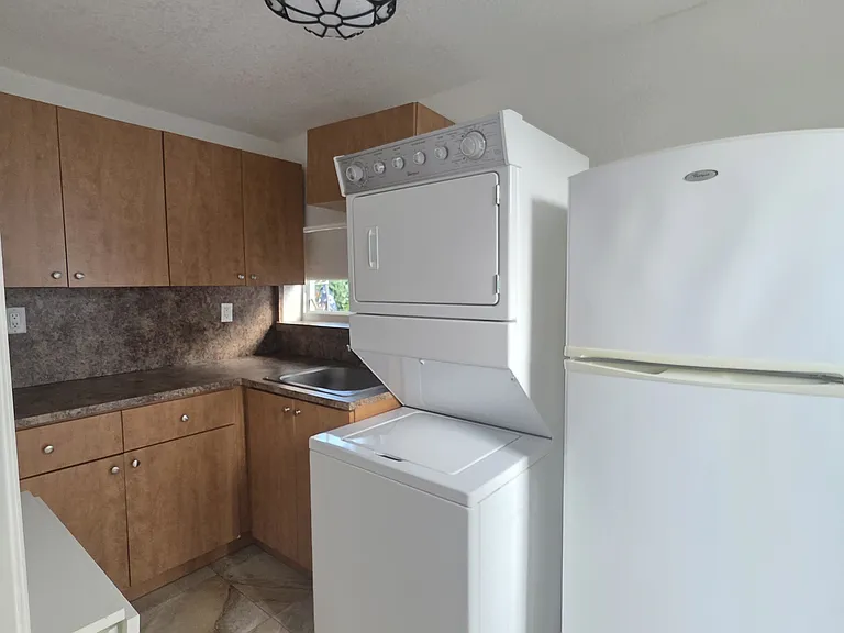 125 SW 32nd Court Rd #2 — Photo 2