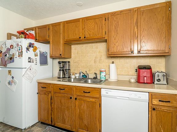 4th image of 2360 Breckenridge Ct