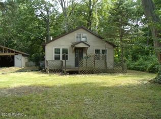 8056 Forest Beach Rd, Watervliet, MI 49098