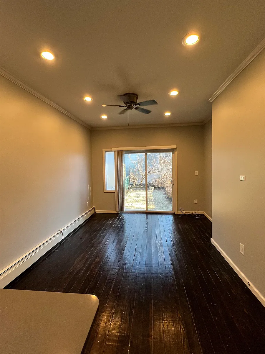 Building Photo - 96 Reservoir Ave #1R