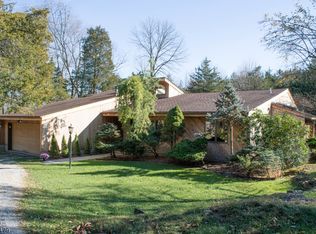 25 Cliffview Dr, Lafayette, NJ 07848
